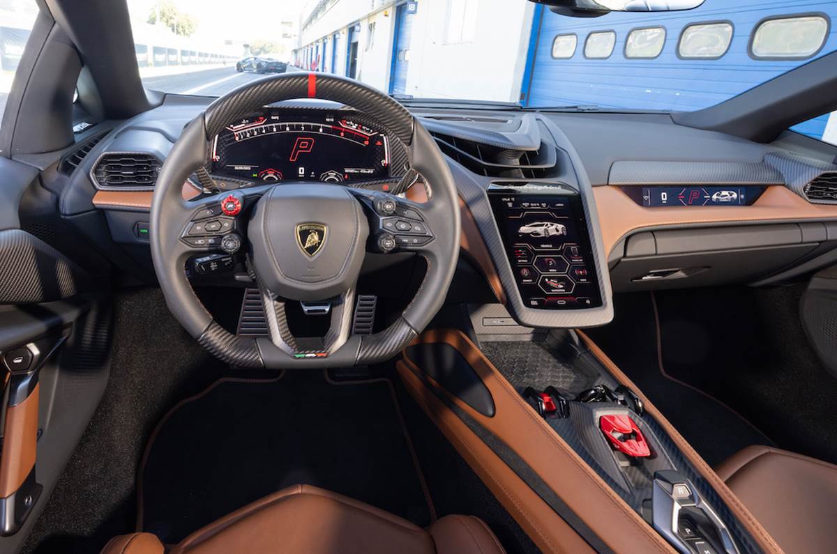Lamborghini Revuelto Interior