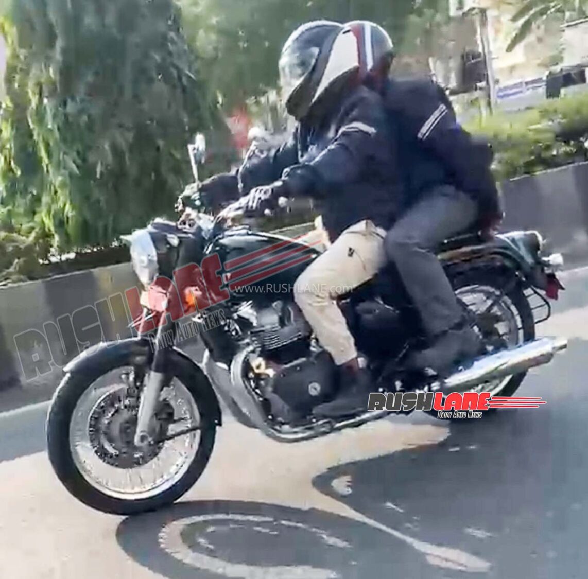 RE Classic 650 spied