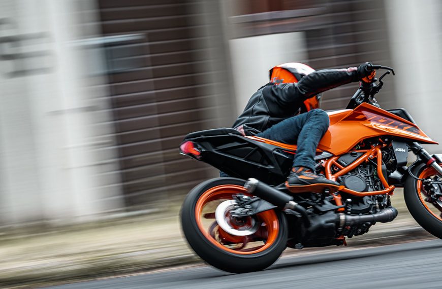 2025 KTM Duke 390 launched 2