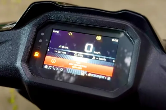 New Aprilia SR 175 Reaches Dealerships Ahead of Launch 2 Aprilia SR 175 Instrument Console