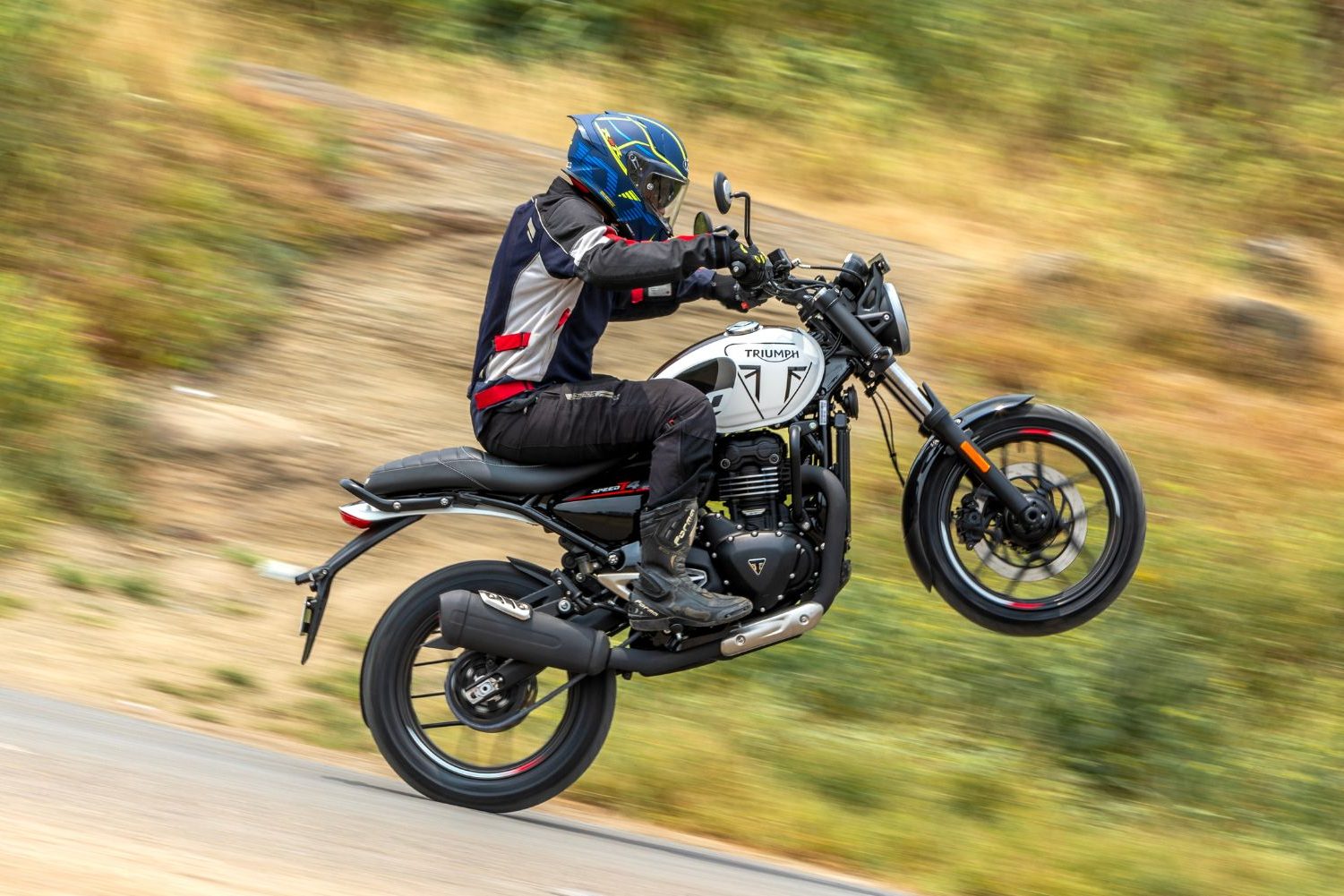 Triumph Launches Updated Speed T4 - New Colour, Price 3 Speed T4 wheelie