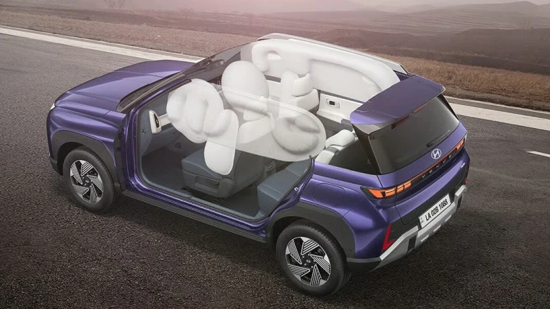 hyundai venue india interior overview space comfort