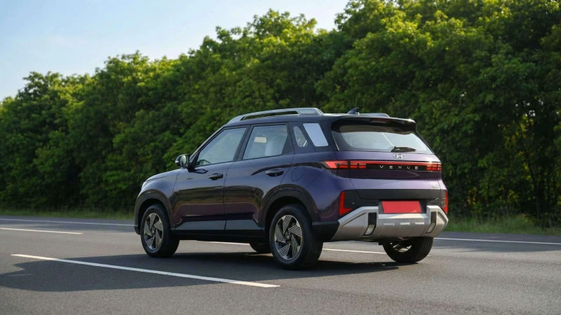 hyundai venue india side profile sporty design